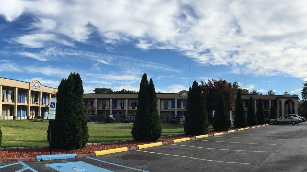 Days Inn By Wyndham Christiansburg Ngoại thất bức ảnh