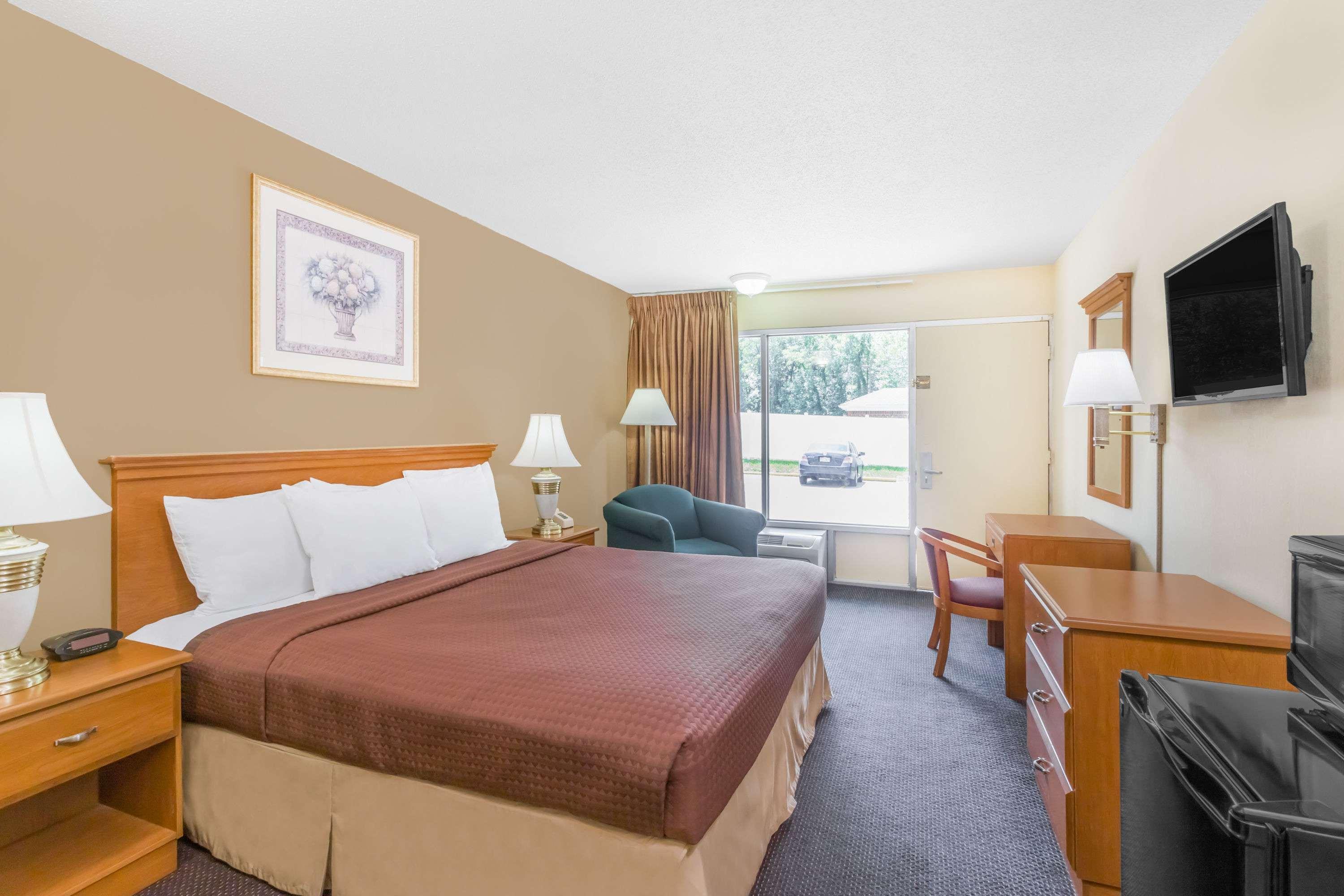 Days Inn By Wyndham Christiansburg Ngoại thất bức ảnh