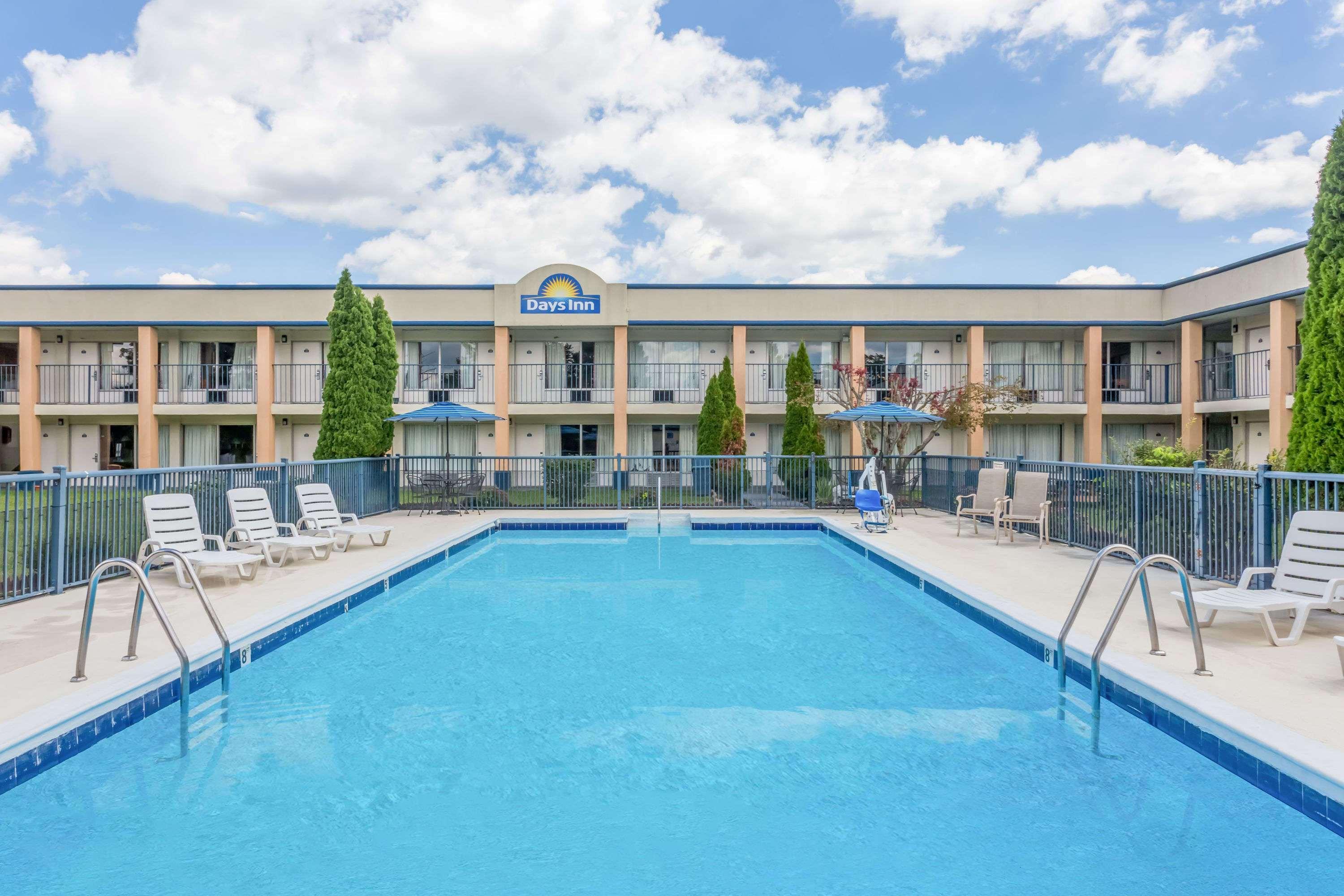 Days Inn By Wyndham Christiansburg Ngoại thất bức ảnh
