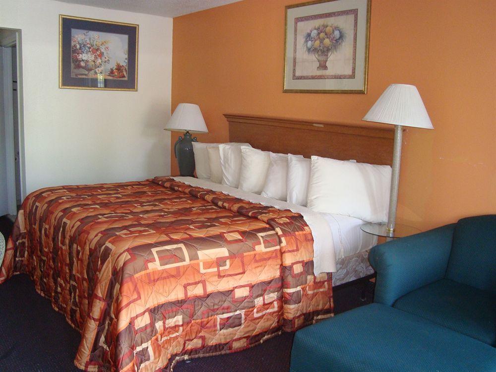 Days Inn By Wyndham Christiansburg Ngoại thất bức ảnh