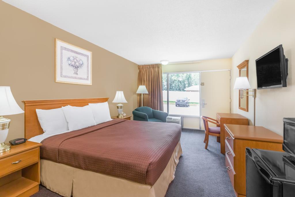 Days Inn By Wyndham Christiansburg Phòng bức ảnh
