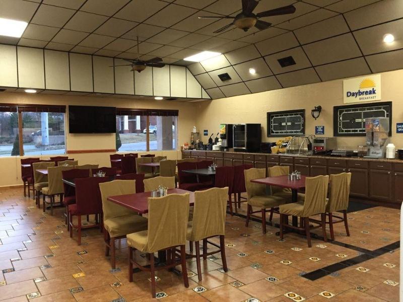 Days Inn By Wyndham Christiansburg Ngoại thất bức ảnh
