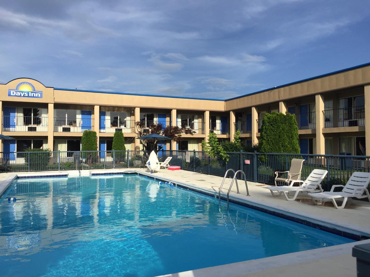 Days Inn By Wyndham Christiansburg Ngoại thất bức ảnh
