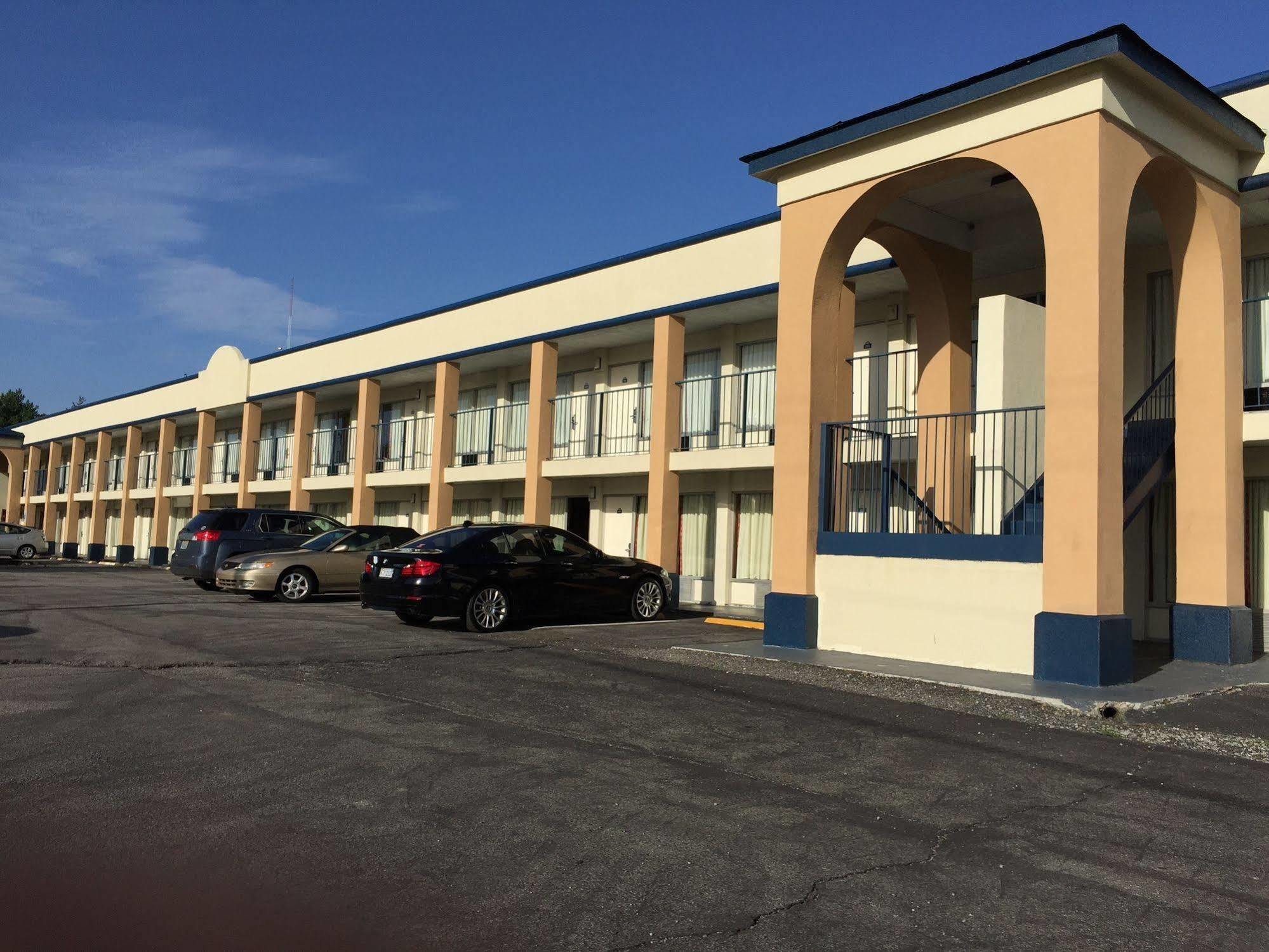 Days Inn By Wyndham Christiansburg Ngoại thất bức ảnh