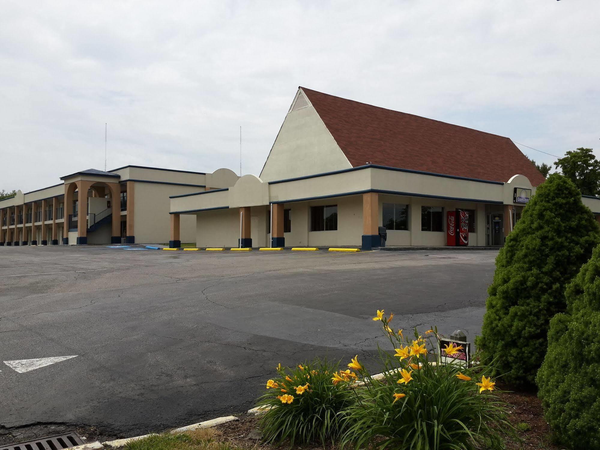 Days Inn By Wyndham Christiansburg Ngoại thất bức ảnh